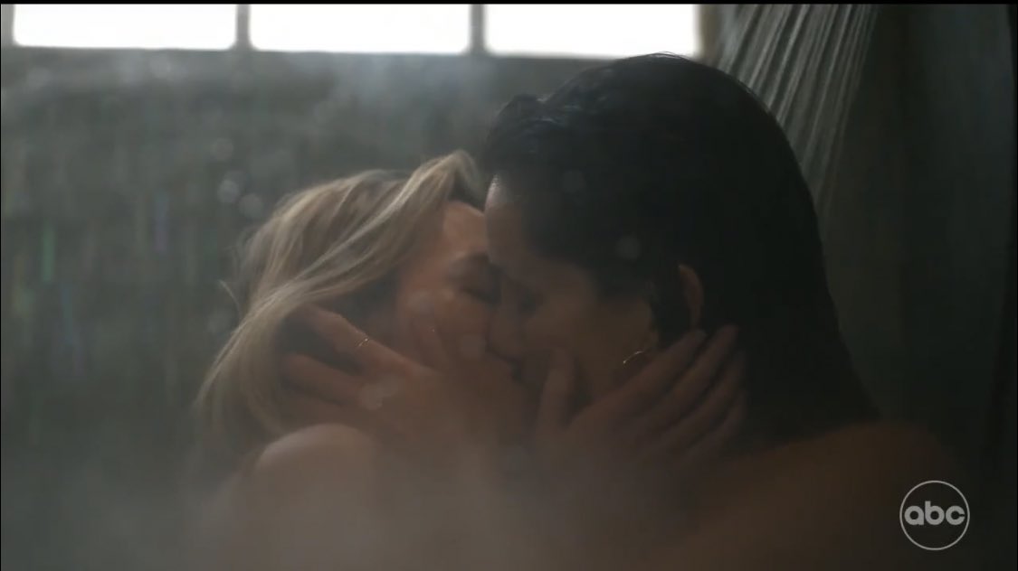 swiftlayz's tweet photo. WHAT IS AIR??!!! #station19 https://t.co/7H42vE1Oqa