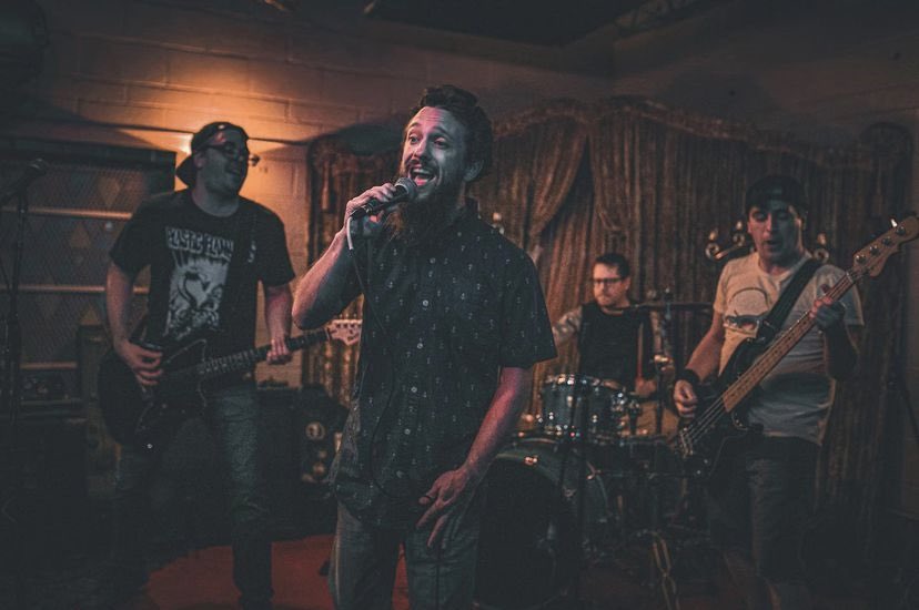 CardBoxColony's tweet image. Thanks to everyone that came out to our release show at Fleetwood&apos;s last weekend, we had a blast! If you haven’t yet, check out our new split EP with The Deathbots wherever you stream music. 

📷: Mike Moore
