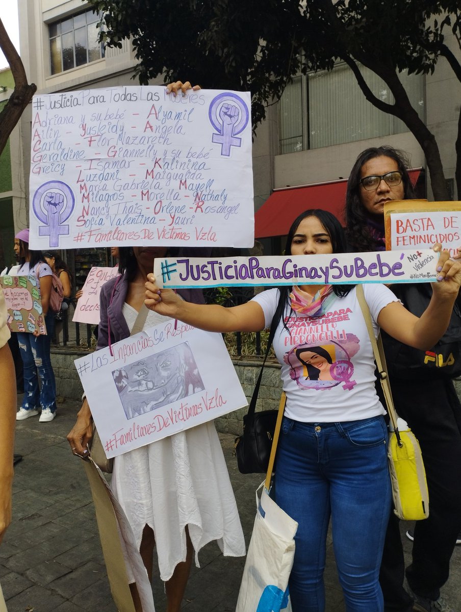 manuelita1504's tweet photo. #20Abr
SE CUMPLE 1 AÑO EN ESPERA DE
#SentenciaFIRME
Caso Giannelly Pirrongelli
La defensa del #Femicida #RobertTerán al #Recursar a la #CorteDeApelaciones aspira a que se repita el #Juicio; que los testigos y expertos "NO" puedan acudir a las audiencias
#JusticiaParaGinaYSuBebé https://t.co/raQtbLaInb