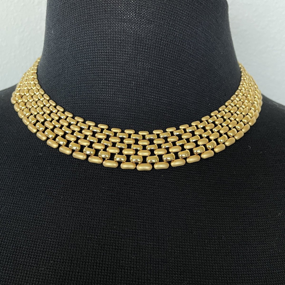 NakoahR's tweet photo. Thanks for the kind words! ★★★★★ "Beautiful quality necklace and fast shipping" JOHANNE #etsy #galajewelry #eventnecklace #classynecklace #giftsforwomen #giftsforsister #giftsforgrandma #giftsforaunt #giftsfordaughter #jewelry #vintage #antique  https://t.co/UzBJfxLrHg https://t.co/7EBg173XKa