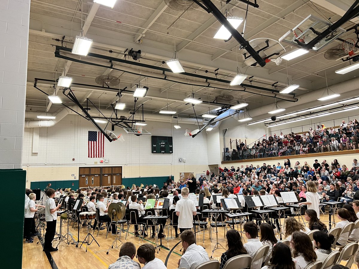 PrincipalRAdams's tweet photo. Our @AntiochCCSD34 elementary band musicians put on a wonderful show! Kudos to our musicians, Mrs. Mack, and Mr. Bajek! #D34ALLIn #MusicMakesTheWorldGoRound https://t.co/a5izH4vw3B
