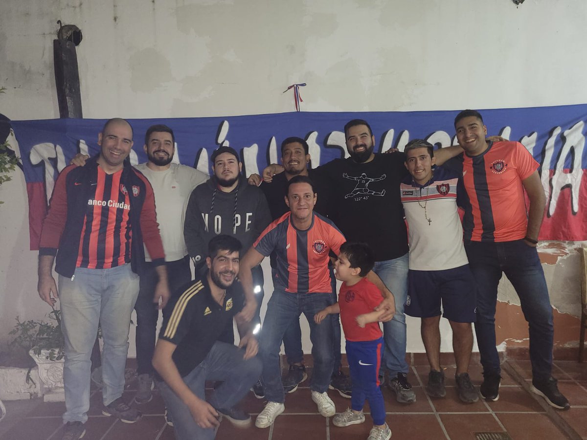 TucumanAzulgran's tweet photo. Ganes o pierdas te quiero igual 🔴🔵 https://t.co/OZLxPHIzmW