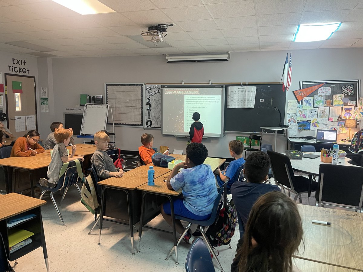 NicolePierro6's tweet photo. If a student can TEACH it they UNDERSTAND it! I love sitting back and letting them take the lead. #WES ✨ https://t.co/1t18aUzvPh