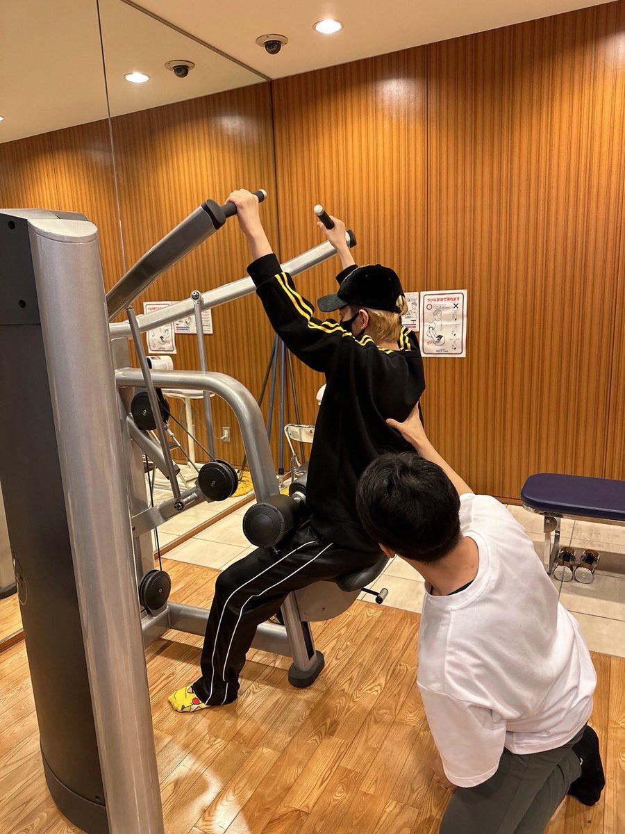 hikaru_casalert's tweet photo. おはよう
今日から脱げる身体を目指してパーソナルつけてトレーニングを開始した

夏に照準を合わせて3か月妥協せずやる

家にジムあるから起きてすぐトレーニングできるのとトレーナーの人が居るから継続できそう

千里の道も一歩から

かっこいい身体目指す🥷 https://t.co/QRbcdheE0F
