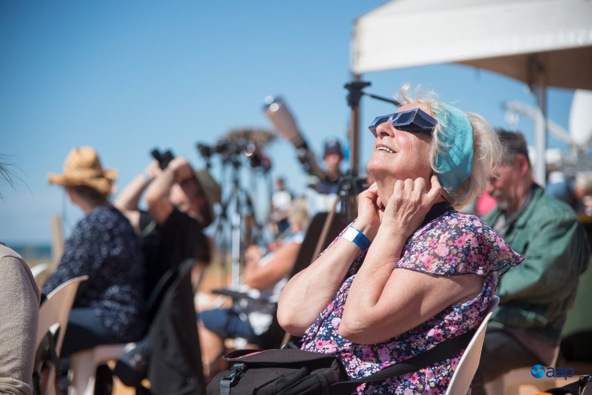 AAPNewswire's tweet photo. "It made me realise how small we are in the universe."

Stargazers from around the globe are packing up in Western Australia's remote north after being stunned by a rare total solar eclipse that turned day into night.

Story and pics via @hcnub: https://t.co/aufKq4Bkah https://t.co/ii2TBJr0BU