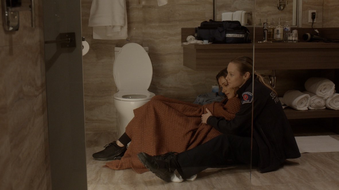 dykejareau's tweet photo. MAYA BISHOP HOLDING HER WORLD IN HER ARMS #station19 https://t.co/175XUWKEW2