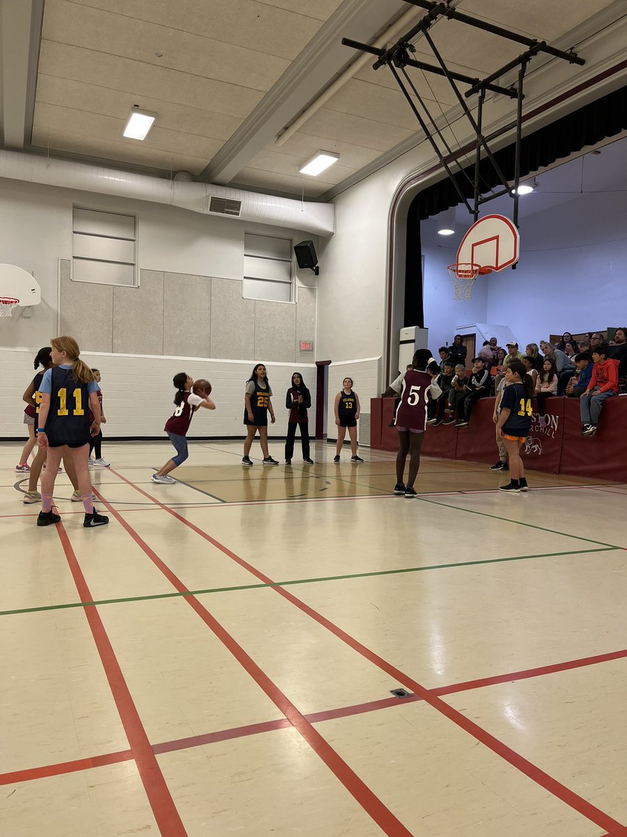 MsRochefort03's tweet photo. These girls have worked so hard this season. It has been amazing to watch them grow as players and together as a team. We are so pumped for our tournament tomorrow. A special shout out to our amazing score keepers! @WinstonPSLDSB 🏀 https://t.co/Ndr8DsNXq2