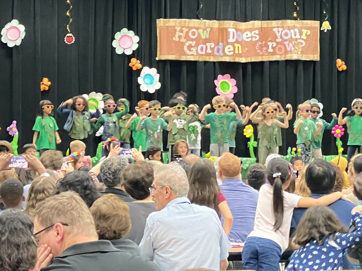kate_kargbo's tweet photo. Our kinder “gardeners” celebrated Earth Day with the program - How does your Garden Grow? 🌸🐝🦋🌻 They did amazing! @WSE_Stallions @WSE_PTO @FortBendISD @wsemusic @FBISDFineArts https://t.co/NGHviJsdLB
