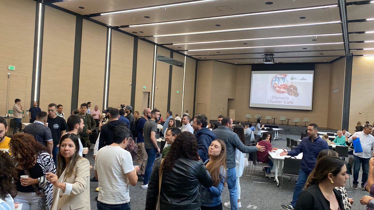 reolartev's tweet photo. Hoy @SENA_Antioquia CRNR La Salada participó en plenaria Cluster de Café @CamaraMedellin concertamos acciones con productores de @alcaldia_jerico , @tejipaz de Granada, @AlcaldiadeFre , @ConcordiaAnt . Allí fuimos reconocidos por ponentes y asistentes como aliados indiscutibles. https://t.co/6NAXUNyHq0