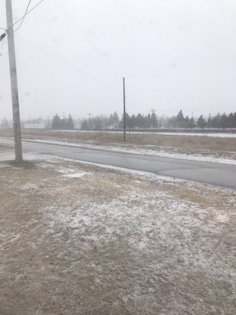 mounlimited634's tweet photo. Dis some bullsh*t
#mbstorm #mbspring #manitoba #2ndwinter https://t.co/fr8WojSNhF