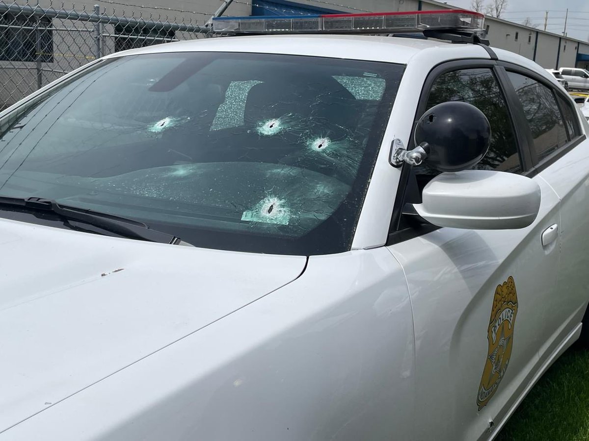 AnneMarieWTHR's tweet image. IMPD releases images of police cruiser with bullet holes after brief pursuit ends in shootout on the east side this afternoon with 1 suspect dead and 2 officers injured.
@WTHRcom @IMPDnews 
📷 IMPD #ois #impd #wthr