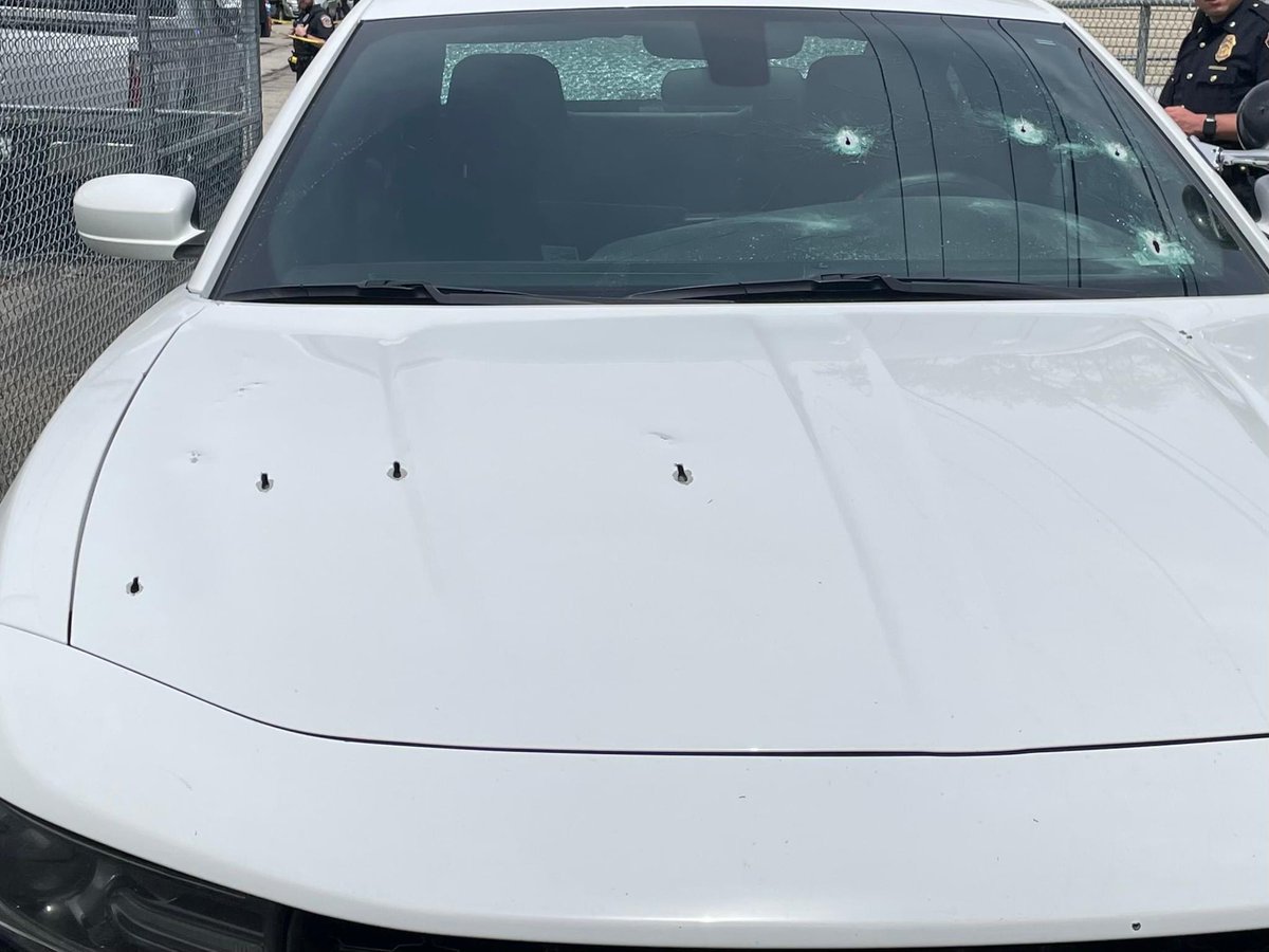 AnneMarieWTHR's tweet image. IMPD releases images of police cruiser with bullet holes after brief pursuit ends in shootout on the east side this afternoon with 1 suspect dead and 2 officers injured.
@WTHRcom @IMPDnews 
📷 IMPD #ois #impd #wthr