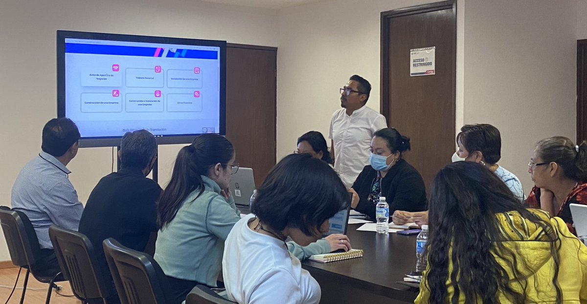 SGyDU_Puebla's tweet photo. Personal que pertenece a empresas afiliadas a @CoparmexPuebla, participaron en el taller, Funciones de la Ventanilla Digital, impartida por, @felipevg_22.
En la administración del pdte. @eduardorivera01, trabajamos de la mano con los organismos empresariales.
#ContigoYConRumbo https://t.co/ZzMAO8tW2p