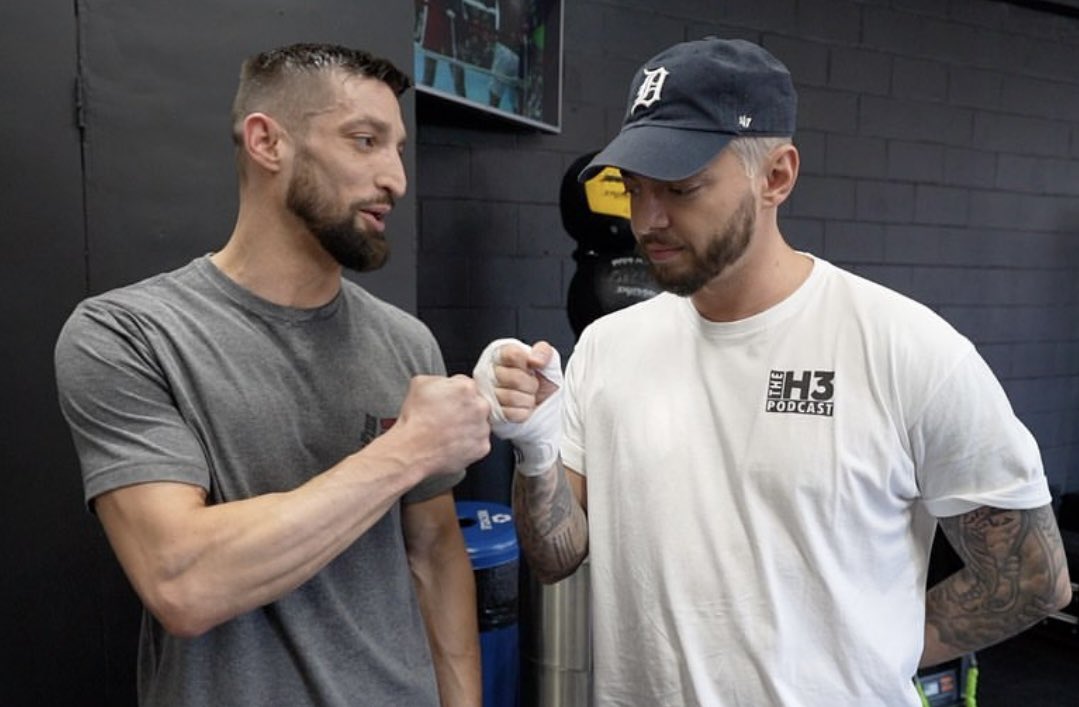 _Starkilla's tweet photo. Besides Wale, I want to also thank two other great dudes who helped me with my training. Michael Briggs and @Kwik_Flores. These are two of the greatest guys I know and they took the time to help me out even though they weren’t my coaches. I’ll always be grateful for you both. https://t.co/wCrwcXIj0Q
