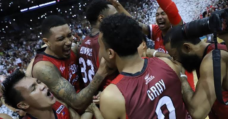 benandball's tweet photo. Manalo, matalo, Ginebra ako💕 but I know they'll win tonight. I believe &amp; am sure they will. Let's win one game at a time. 2 more wins &amp; the crown that only belongs to you guys will be defended by your will &amp; perseverance once again🙏🤞✨

#NSD #Ginebra 
#YesToGame7
#LAbanGinebra https://t.co/0jlSSeo8J1
