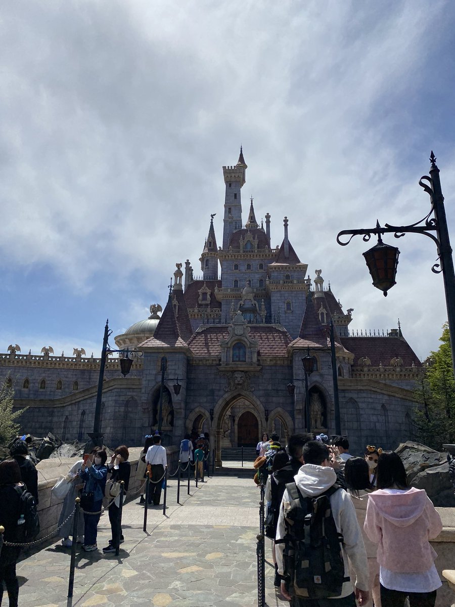 Insurancepoke's tweet photo. Spent 5 nights in Tokyo.  Crazy busy place.  Boarded the Azamara Quest. First full day was at sea.  Port in Osaka yesterday.  Saw Osaka and Kyoto yesterday.  Huge cities too. Port in Kochi Japan today.  Bus and taxi drivers wear suit and tie &amp; polish their vehicles while waiting. https://t.co/IRjzTpCv4d