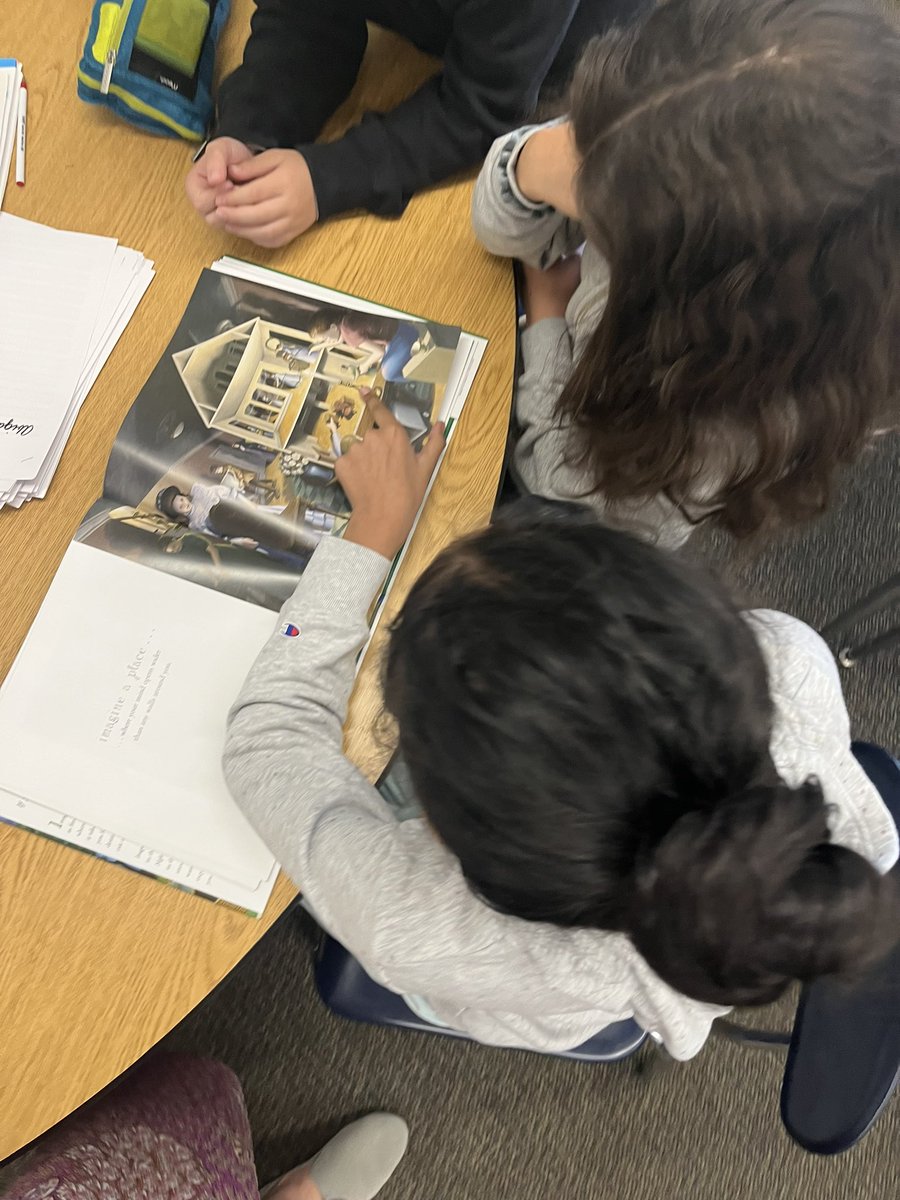 WronkoHamed5th's tweet photo. After our Schoolwide lesson, the students truly enjoy time to explore lots of different poetry books, read and discuss. @MtView07836 @mrobinson322 @JOlsyn1109 https://t.co/naPXBNmH9m
