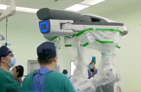 The laparoscopic surgical robot of the TCM system, applying ZeroErr rotary actuators, assisted in completing a surgery. The mechanical end can be rotated 540 degrees, reducing hand tremors and ensuring precise operation. 
#zeroerr #robotjoint #rotaryactuator #surgicalrobot