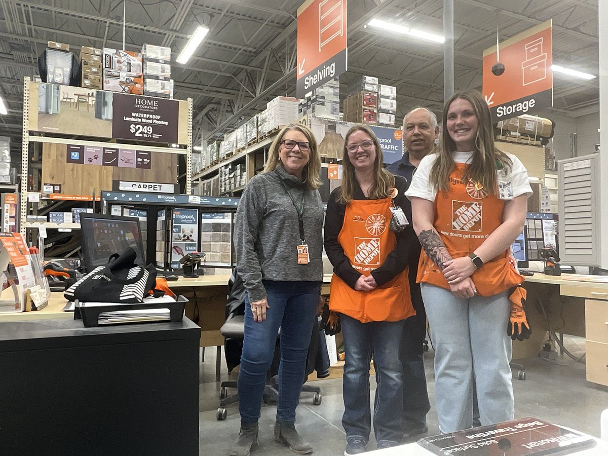 Happy Thursday in Wyoming! I had a great visit with the team at #6003 Rock Springs/Home Depot
<a href="/RockwoodShutter/">Rockwood Shutters</a> <a href="/HomeDepot/">The Home Depot</a>