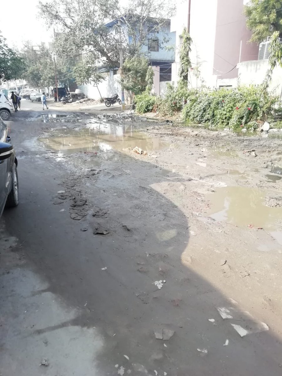 <a href="/BJP4UP/">BJP Uttar Pradesh</a> चौकिये मत ये मोहननगर गाजियाबाद आनंद इंडस्ट्रियल एस्टेट है यहाँ वयापारियो को टैक्स देने के बाद ये इन्फ्रास्ट्रक्चर मिल रहा है,यहाँ के विधायक सुनील शर्मा दूसरी बार विधायक बने है।सभासद ,मेयर, सांसद सब भाजपा के है । अबके आओ वोट मांगने । 
<a href="/AMRUTCityGzb/">Ghaziabad Nagar Nigam</a> @Mayor_Ghaziabad <a href="/Gen_VKSingh/">Gen VK Singh</a>