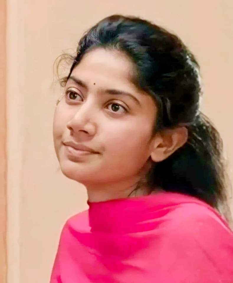 malarfan's tweet photo. @Sai_Pallavi92 https://t.co/XDXfiodcYU