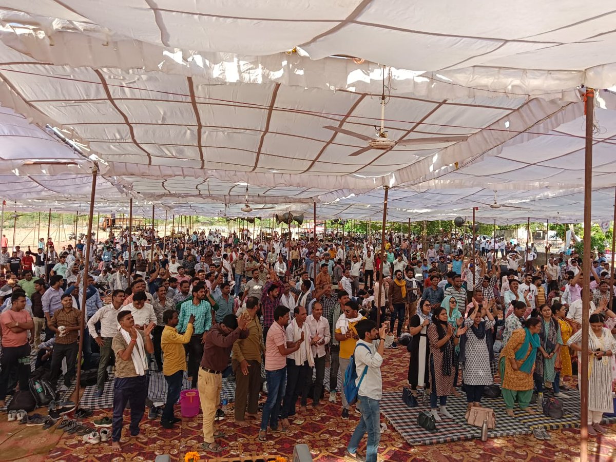 DrRawatBalram's tweet photo. @ashokgehlot51 जी से निवेदन हैं #बाबुओं की लंबे समय से चली आ रही #वित्तीय_मांगों को जल्द पूरा करे
@DRathore_INC
#UDC_GRADE_PAY_3600
 @News18Rajasthan
@1stIndiaNews  @DainikBhaskar @JA2018official @LDC3600 @ministerialSr @PSKhachariyawas @RajCMO @rpbreakingnews  @Gautam71210943 https://t.co/P7qQskfO4q