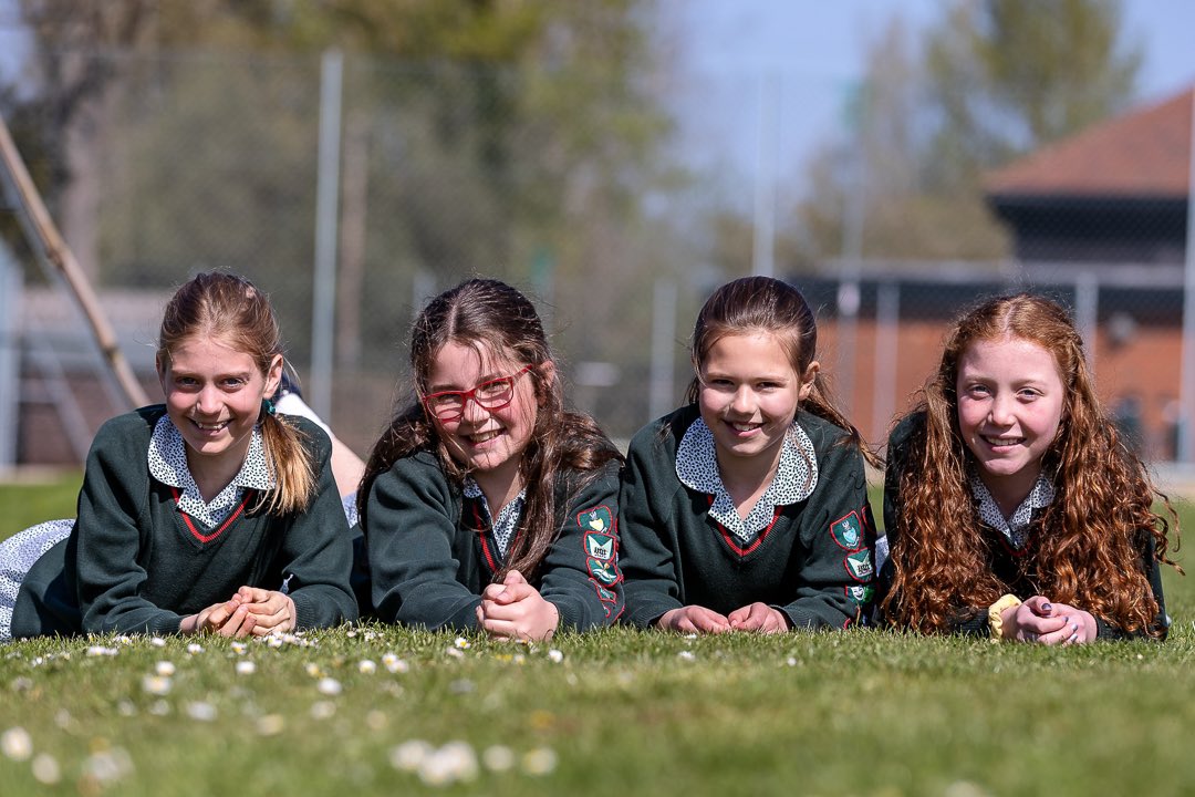 AldroSchool's tweet photo. The spring daisies were a source of lunchtime entertainment for some of our girls yesterday.
#daisychains #springfun #playtime #prettyhair #aldro #surreyprepschool #godalming https://t.co/MMAQIv74UC