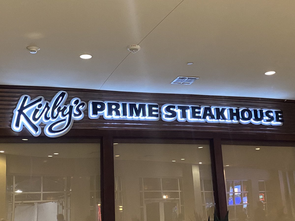 ChrisLonghorn's tweet photo. Steakβ¦itβs whatβs for dinner!!!! π₯©π·#18ozribeye #jumbolumpcrab #garlicmashedpotatoes #housesalad #fourvirtuescabernet #bourbonbarrelaged #breadandbutter #kirbysprimesteakhouse #winstarworldcasino @kirbysprimesteakhouse @winstar_world @fourvirtueswine https://t.co/cfNJaZGhrp