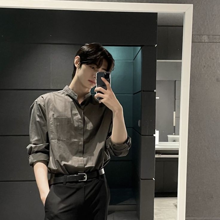 adi_lovesumwa's tweet photo. [ chance ]
— a #hoonki filo au.

president of ivory academy, Renjie ( psh ) had always had his face up in academics, he had no interest in love. well not until campus hearthrob Gabriel  (nrk) had pushed his way to his life. asking to court him everywhere he went. so why not try? https://t.co/bSmvjGf342