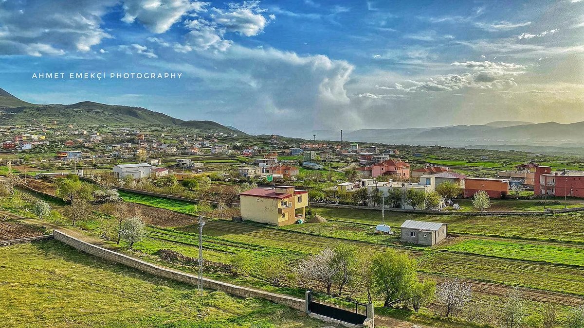 Kayseri'nin depreme en dayanıklı yeri; Kızılören
#Kayseri'de yaşanan depremler ve artçılar, şehirde ciddi bir travmaya neden oldu. İnsanlar, apartmanlardan korkar hale geldi ve müstakil evlere yöneldi. 
Devamı: instagram.com/kayserimedeniy…