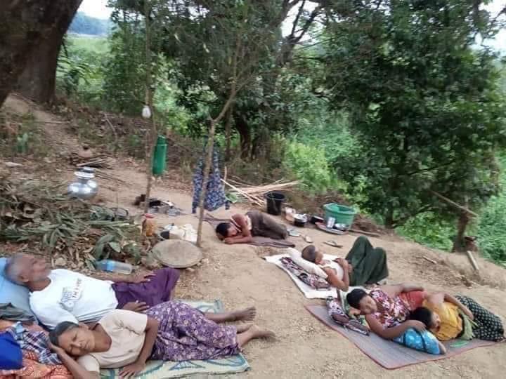 DawChoChoMP1's tweet photo. Due to the hot weather, some of the grandfathers/grandmothers who fled the war in the Aya area died of dehydration
 (The world still looks good) https://t.co/nvQA5XQJmE