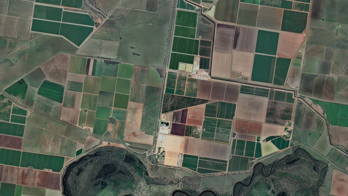 NRAR's tweet image. A Riverina farmer has been convicted and fined for failing to act on a letter notifying them that they’d exceeded their bore extraction limit by over 1,351ML. 

The prosecution was a result of NRAR’s project Operation Drawdown. 

Read more: bit.ly/3onkac2