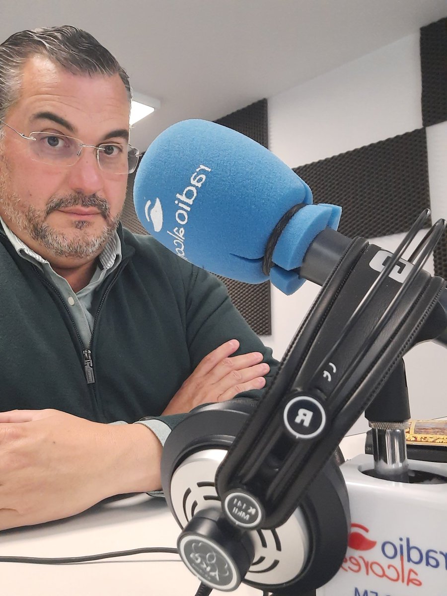 AbogadosAdriano's tweet photo. Hoy viernes, nuestro compañero @JulioGEscobar hablará sobre el Testamento en España y sus clases. Con @ManuelaDeloss16 en el programa "LEYES Y DERECHO". A las 11.30 horas. Para oír en directo https://t.co/kGV6omPz7D https://t.co/EouhlSlmSg