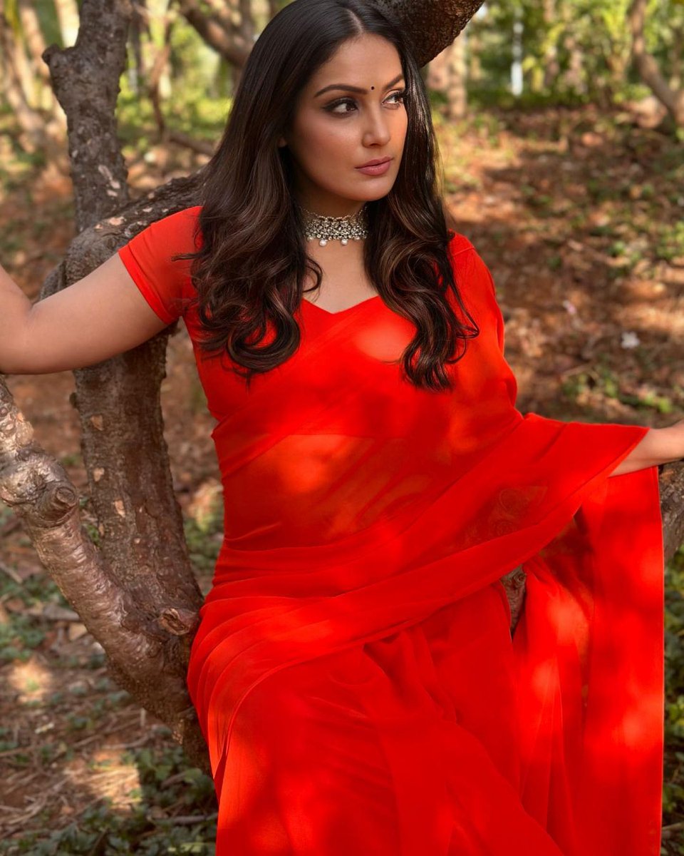 actghouse's tweet photo. #Actress #PayasPandit #ultrahot #SareeHot #navel https://t.co/mvIJZAF83B