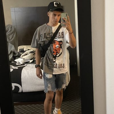 derek_frayre's tweet photo. #NewProfilePic https://t.co/5Btabdh3gn