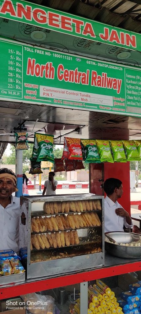 ALKESHBHATT3's tweet photo. I'm travelling in gomti express 12419 &amp; purchased a rail neer water bottle at tundla junction railway station. This guy standing refused to return 5rs change &amp; forced to buy a pack of biscuit instead of returning the money. When questioned &amp; denied the pack of biscuit, https://t.co/l3f0DLMxFF