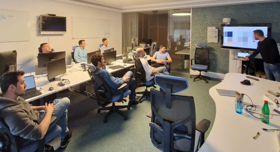 IKOR_de's tweet photo. 🤝 👩‍🚀👨‍🔧👩‍🔬The sister companies, #IKOR and #Adweko, which are both part of #X1F, are teaming up to collaborate and share knowledge - here on a workshop in Belgrade. This will help us to leverage each other's strength and expertise.
#collaboration #knowledgeSharing #teamingUp https://t.co/GZfOTyTRCE