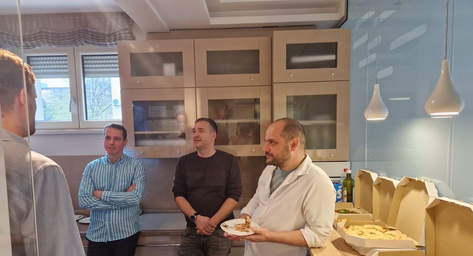 IKOR_de's tweet photo. 🤝 👩‍🚀👨‍🔧👩‍🔬The sister companies, #IKOR and #Adweko, which are both part of #X1F, are teaming up to collaborate and share knowledge - here on a workshop in Belgrade. This will help us to leverage each other's strength and expertise.
#collaboration #knowledgeSharing #teamingUp https://t.co/GZfOTyTRCE
