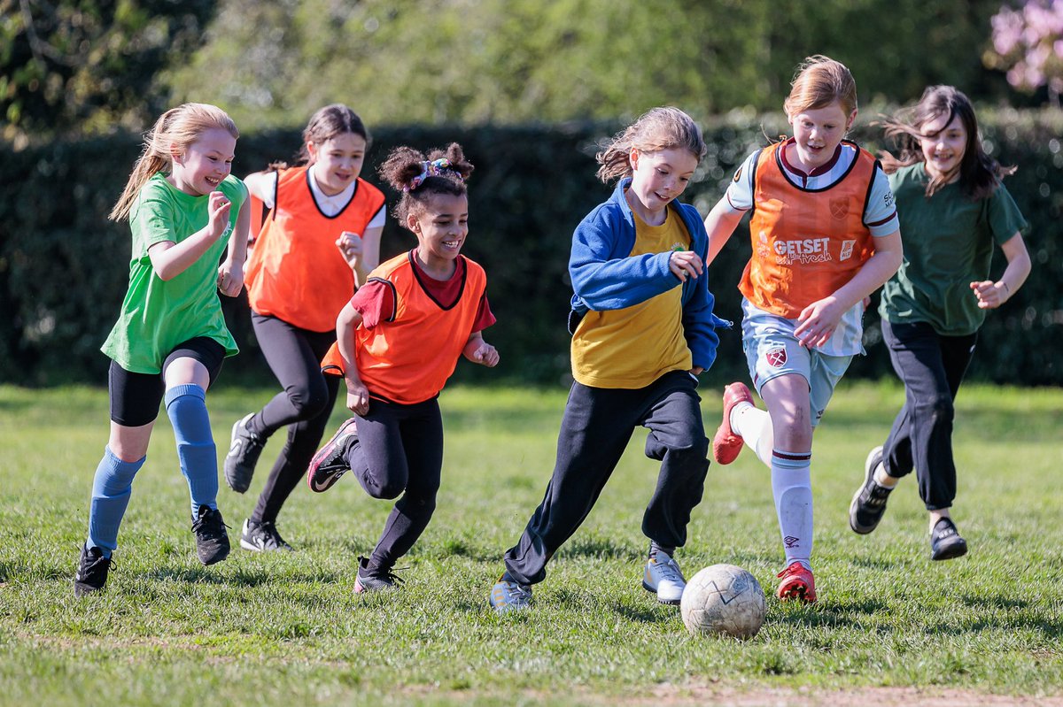 ShootingTalentS's tweet photo. 🚨SPECIAL ANNOUNCEMENT🚨

This week we launched our first ever Girls Football After School Club at a 🆕 School. ⚽️
Look forward to finally getting started!🔋⚡️
A few future @BarclaysWSL players in the making… 👀💫
-
#LearningisFun
#football #girlsfootball #kent #maidstone #kids https://t.co/FJ4JVJ0UDi