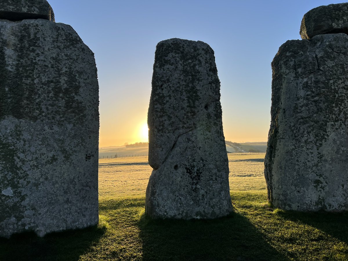 Sunrise at Stonehenge today (21st April) was at 6.00am sunset is at 8.13pm☀️