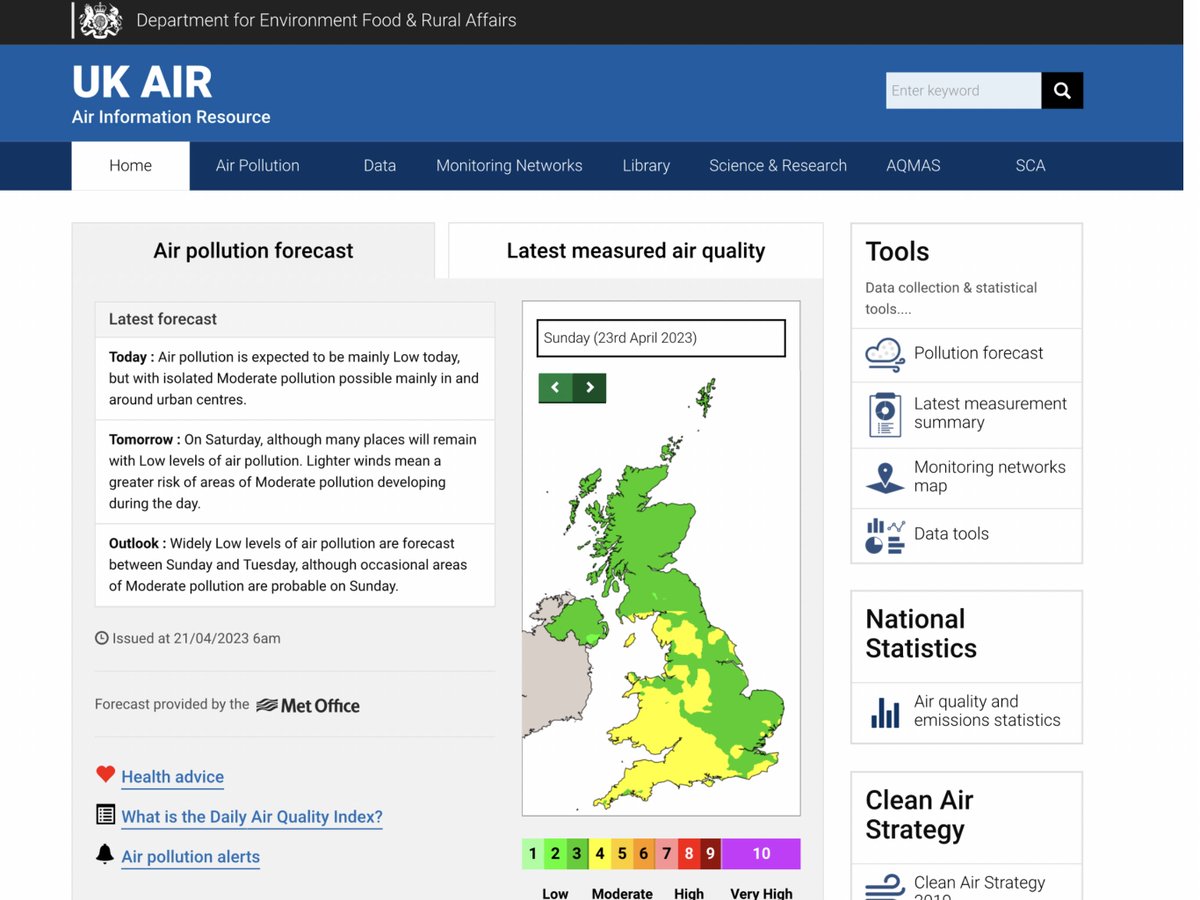 CleanAirLondon's tweet photo. OFFICIAL: #CodeYellow MODERATE #AirPollution forecast again by @DefraGovUK @metoffice for @LondonMarathon #LondonMarathon. Particles? Organisers might consider our 10 point #PollutionProtocol for endurance events https://t.co/mOqKa2inOn *** This is not a drill*** #WeRunTogether https://t.co/gMMdzRScFj