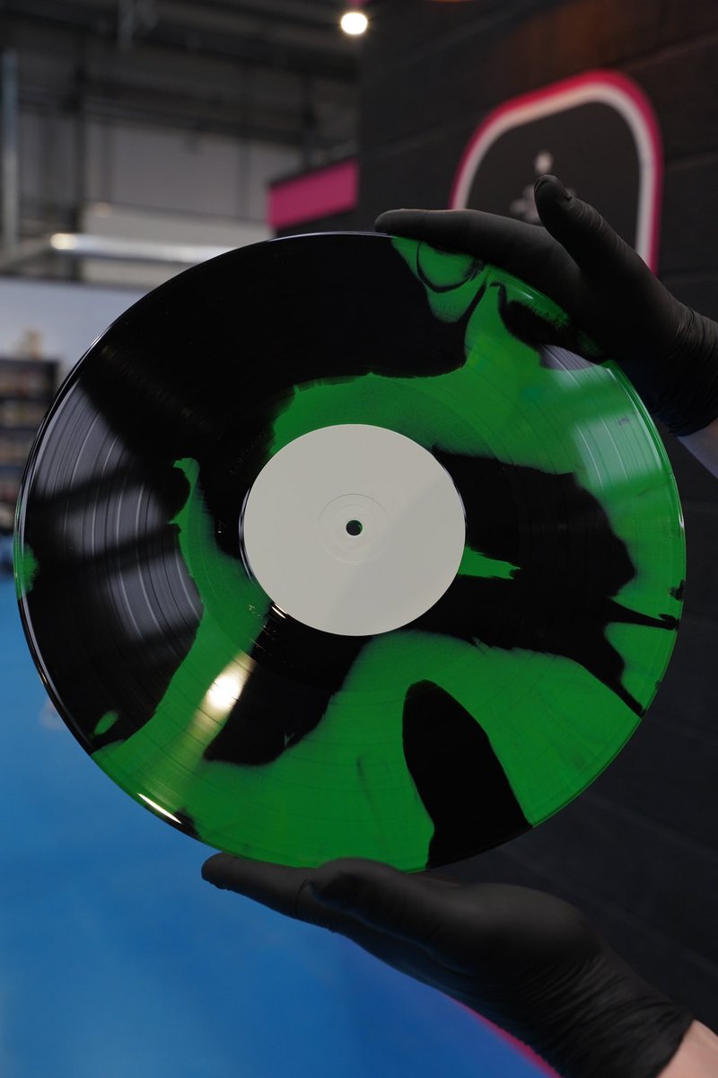 Green and black colour in colour, teenage mutant ninja turtle style!

🐢🥷

#recordpressing #recordpressingplant #vinylpressing #vinylpressingplant #vinylpress #lacquer #lacquercutting #lacquercut #lacquermastering #lathecut #lathecutrecords #vinylmanufactoring #vinylrecords