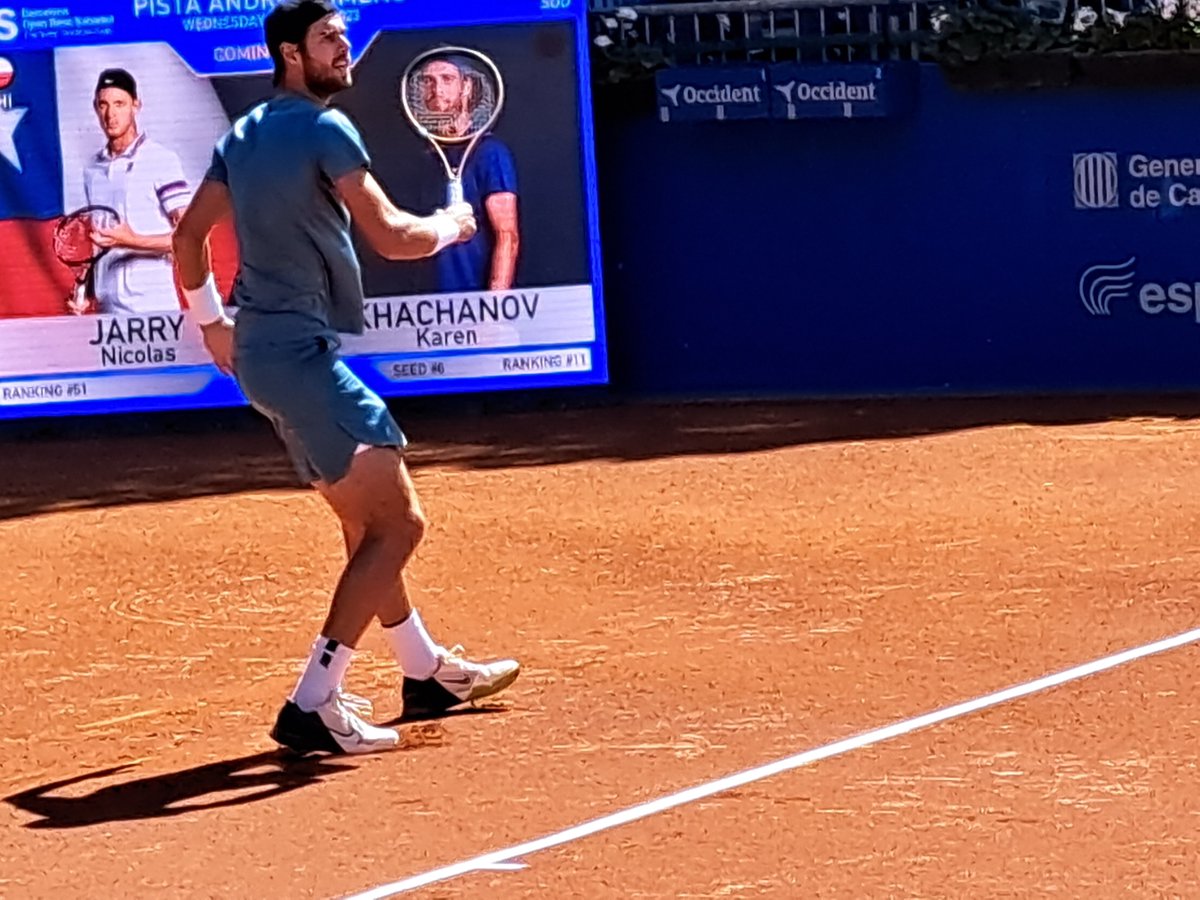 ams_bcn's tweet photo. #BCNOpenBS @Khachanov frames himself https://t.co/j8QSdL8kwZ