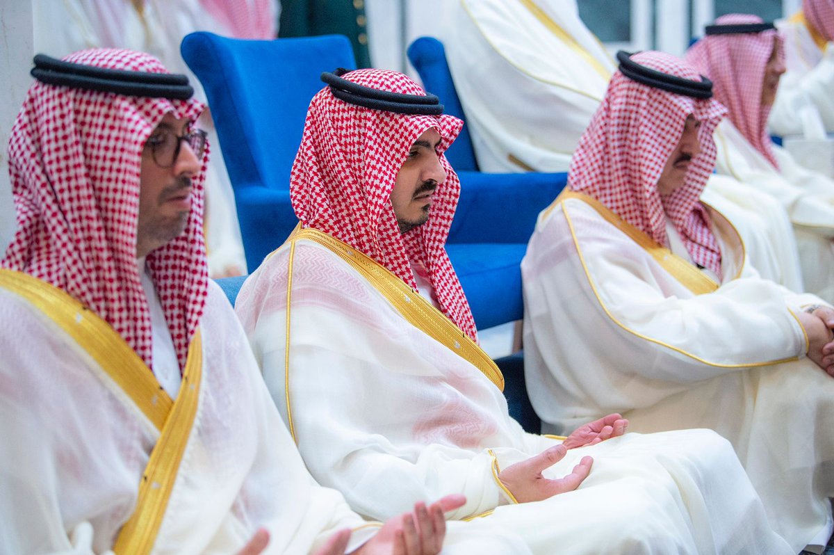 spagov's tweet image. #خادم_الحرمين_الشريفين يؤدي صلاة #عيد_الفطر في قصر السلام بجدة.
#واس