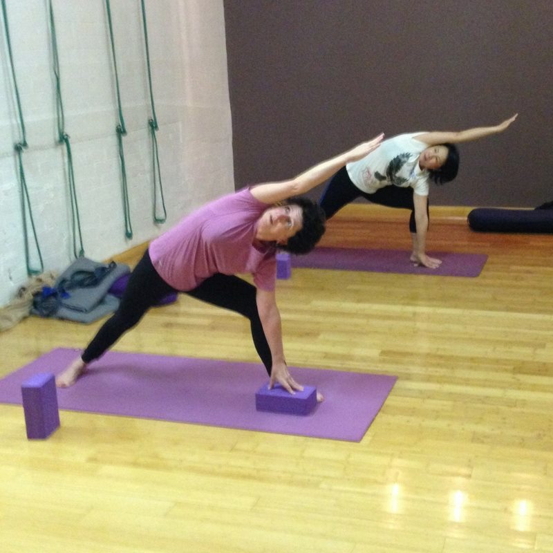 YogaToGoStudio's tweet photo. Extend from the the back heel to the fingertips of the top hand for Utthita Parsvakonasana - side angle stretch.
#iyengaryoga #sideanglepose #extend #rotate #breathe https://t.co/5hmZIklpVS
