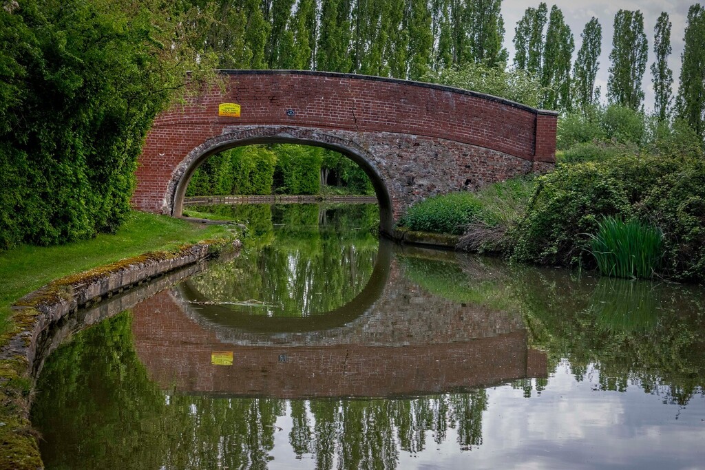Canal bridge near Willen Park

#canalbridge #willenpark #miltonkeynes #grandunionanal #scenesfrommk @canalandrivertrust @scenesfrommk instagr.am/p/CrSXH0RtlZA/