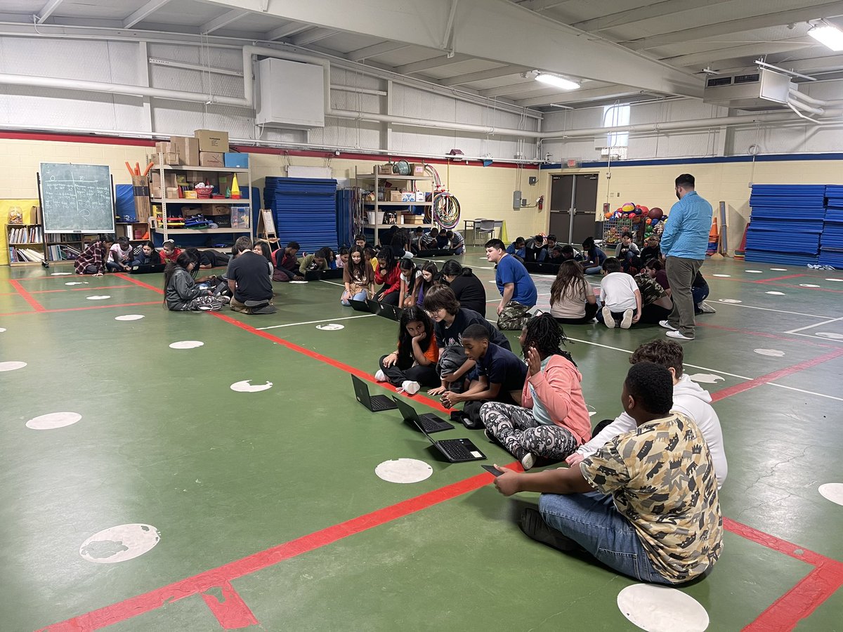 MrsAMA2017's tweet photo. 5th Grade Students reviewing for Science STAAR playing Quizlet Live as teams working together during Specials. Team work makes the dream work! 🤩 Thank you to all of those that helped make this happen 🤗@ConleyES_AISD https://t.co/kjzvogYLgL