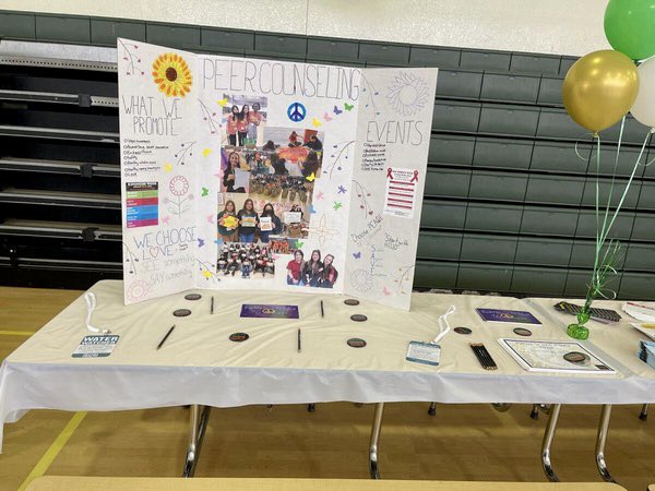 gms_pc's tweet photo. Our PC’s are excited to welcome our incoming 6th graders at Cougar Journey this evening! They are also prepared to share how great Peer Counseling is! #BeTheChange #PositiveVibes #CreateYourCulture #KindnessMatters #FutureLeaders #SAVEPromise @Glades_MS https://t.co/DV2w5up7bs