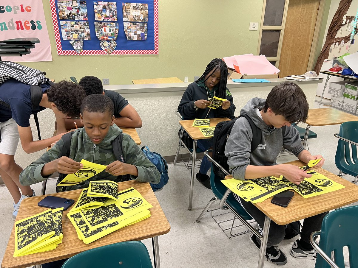 gms_pc's tweet photo. Our PC’s are excited to welcome our incoming 6th graders at Cougar Journey this evening! They are also prepared to share how great Peer Counseling is! #BeTheChange #PositiveVibes #CreateYourCulture #KindnessMatters #FutureLeaders #SAVEPromise @Glades_MS https://t.co/DV2w5up7bs