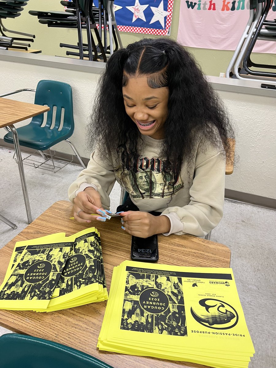 gms_pc's tweet photo. Our PC’s are excited to welcome our incoming 6th graders at Cougar Journey this evening! They are also prepared to share how great Peer Counseling is! #BeTheChange #PositiveVibes #CreateYourCulture #KindnessMatters #FutureLeaders #SAVEPromise @Glades_MS https://t.co/DV2w5up7bs